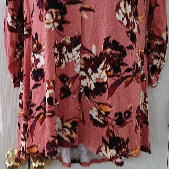 New Directions floral print button down hi low tunic blouse  Sz M NWOT - Picture 2 of 7